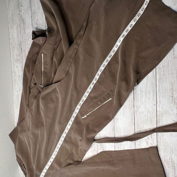 Express Belted Flyaway Soft Trench coat in a Brown XL - Picture 8 of 8